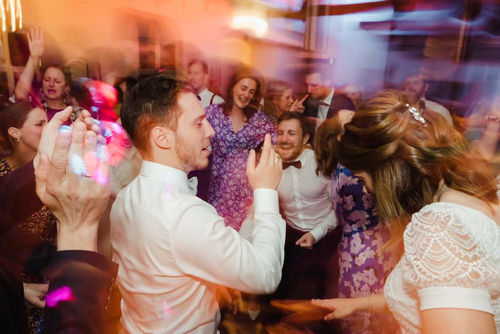 Dj mega hochzeitsparty duesseldorf 5 foto stefano chiolo 15 Songs für eure Hochzeitsparty, die garantiert für Stimmung sorgen
