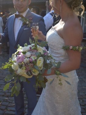 Blumendekoration Hochzeit Flowes n Joy 06 – gesehen bei frauimmer-herrewig.de